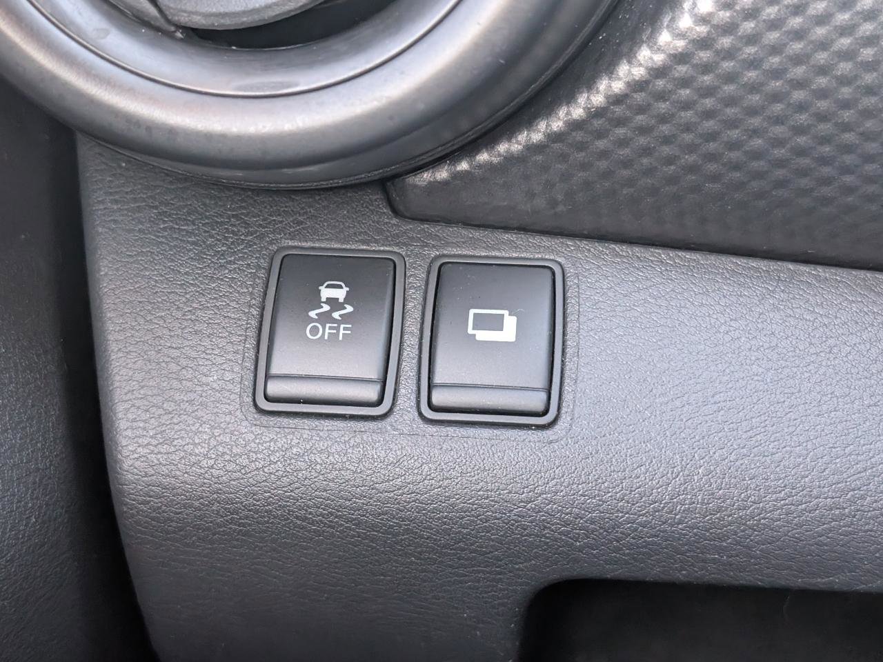 Used 2018 Nissan Kicks S image 11