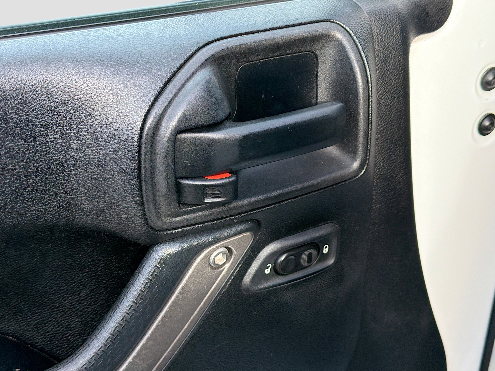 Used 2013 Jeep Wrangler Unlimited Sahara image 16