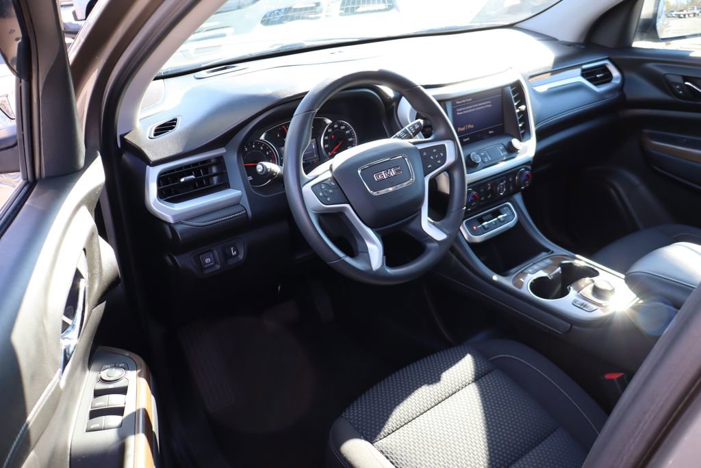 Used 2023 GMC Acadia SLE w/ Driver Convenience Package image 13