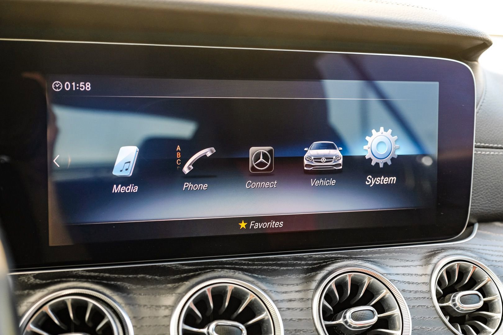 Used 2020 Mercedes-Benz E 450 Coupe w/ AMG Line image 27