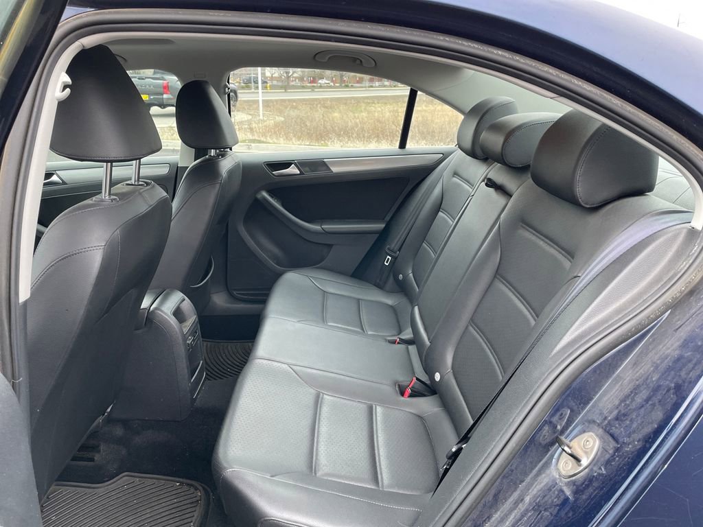 Used 2013 Volkswagen Jetta TDI image 11