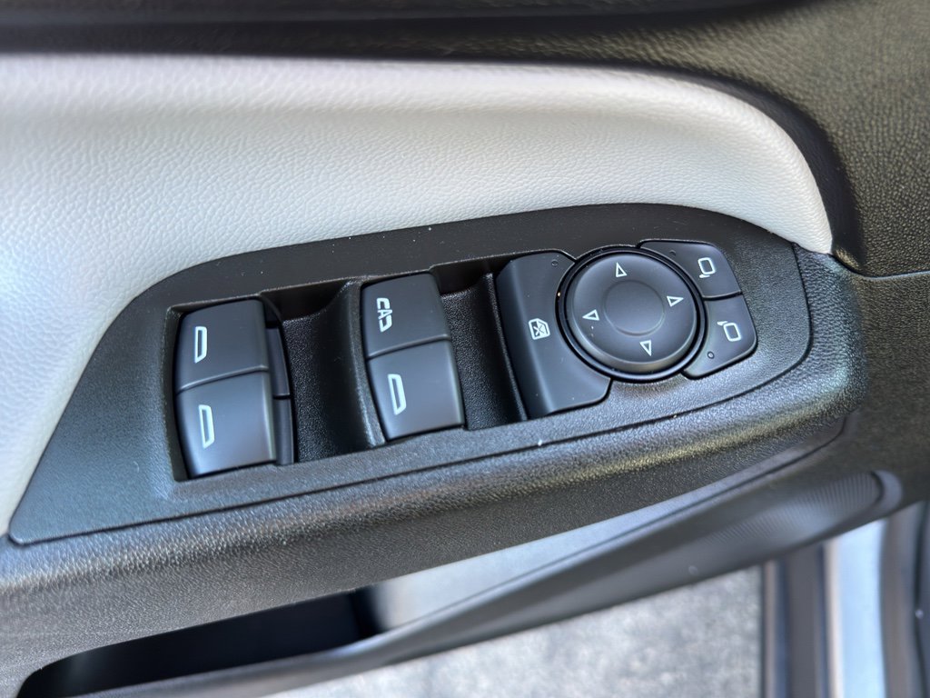 Used 2023 Chevrolet Equinox LS w/ Driver Confidence II Package image 12