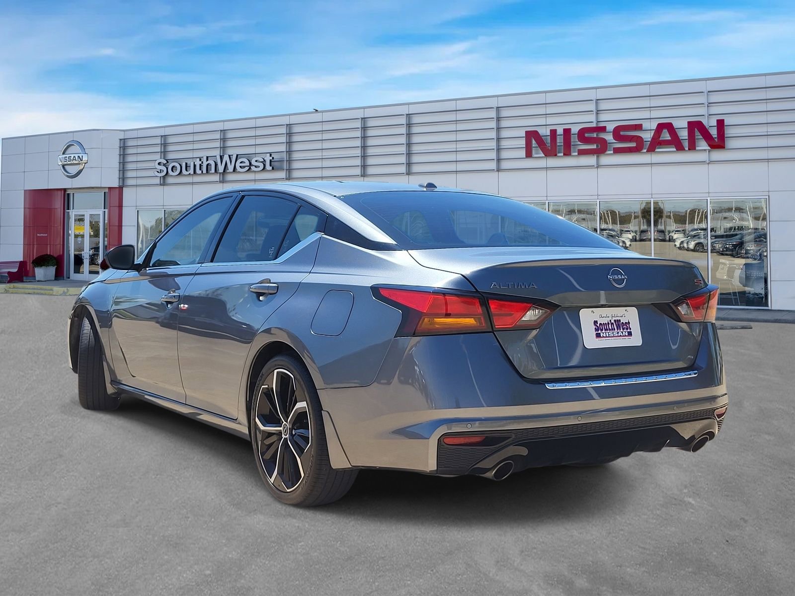 Used 2023 Nissan Altima 2.5 SR w/ SR Premium Package FWD image 7