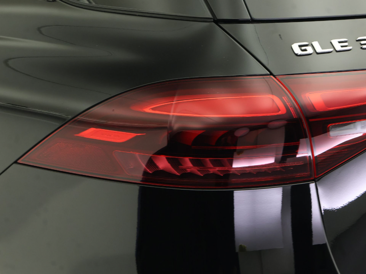 Certified 2024 Mercedes-Benz GLE 350 4MATIC image 18