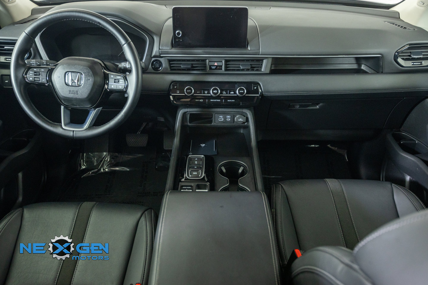 Used 2025 Honda Pilot Touring image 31