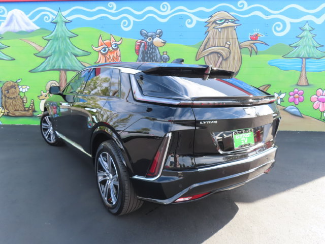 Used 2025 Cadillac Lyriq Luxury w/ LPO, Floor Liner Package AWD/4WD image 7