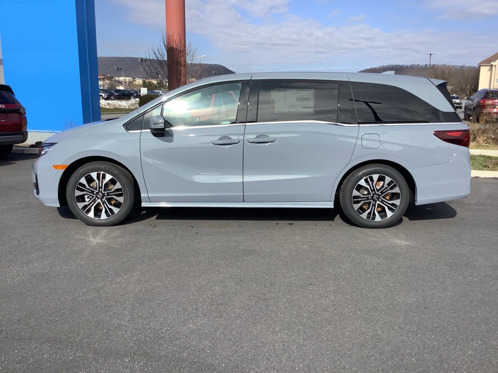 New 2026 Honda Odyssey Elite image 3