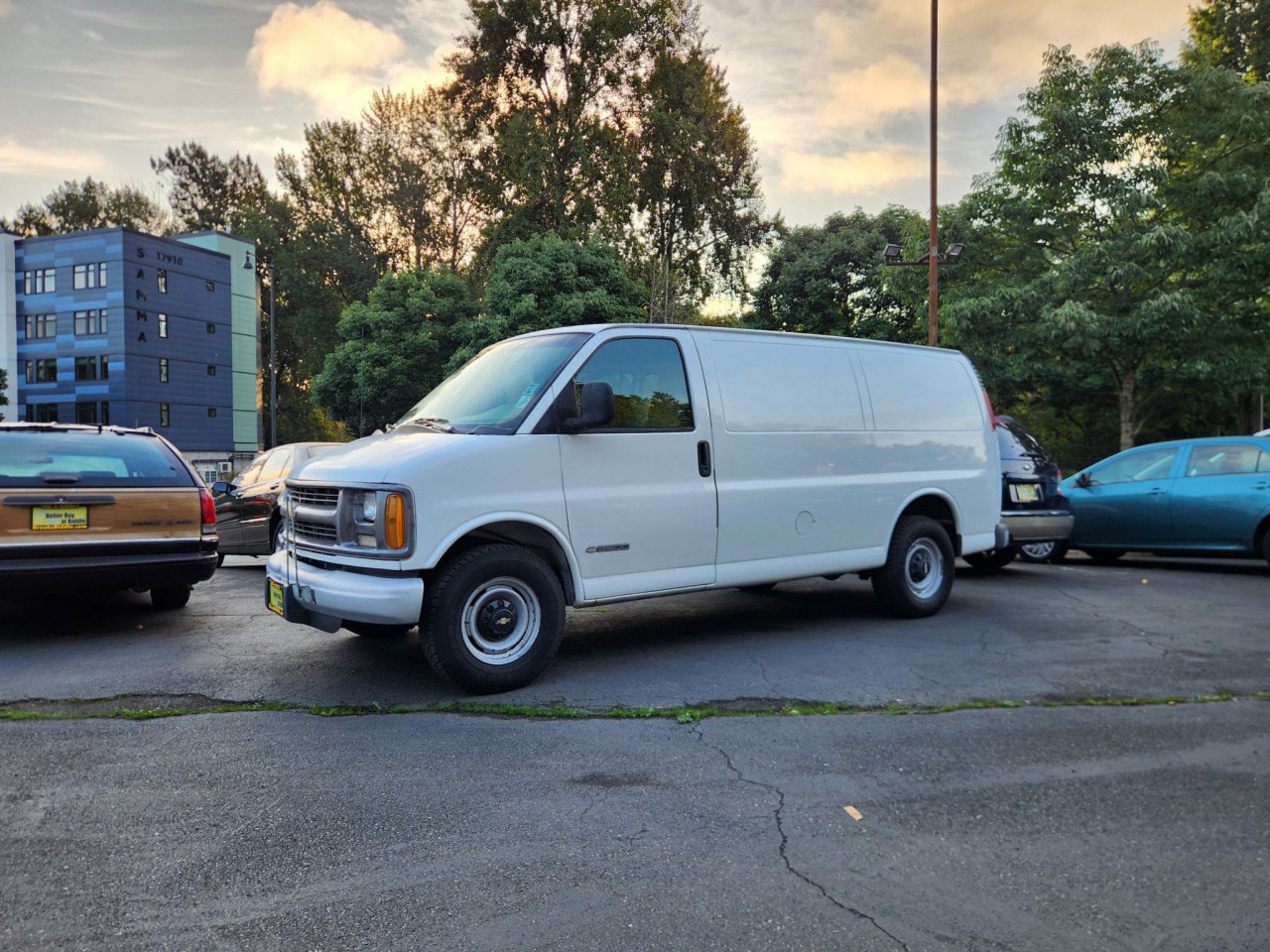 Used 2001 Chevrolet Express 3500 RWD image 20