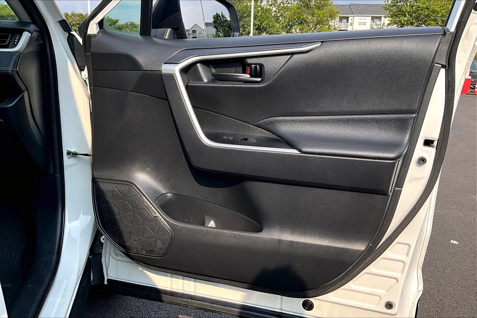 Used 2021 Toyota RAV4 LE FWD image 22