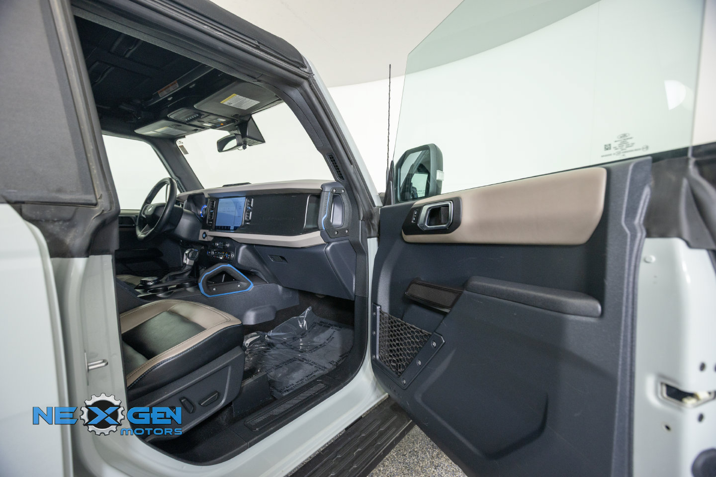 Used 2024 Ford Bronco Wildtrak AWD/4WD image 6