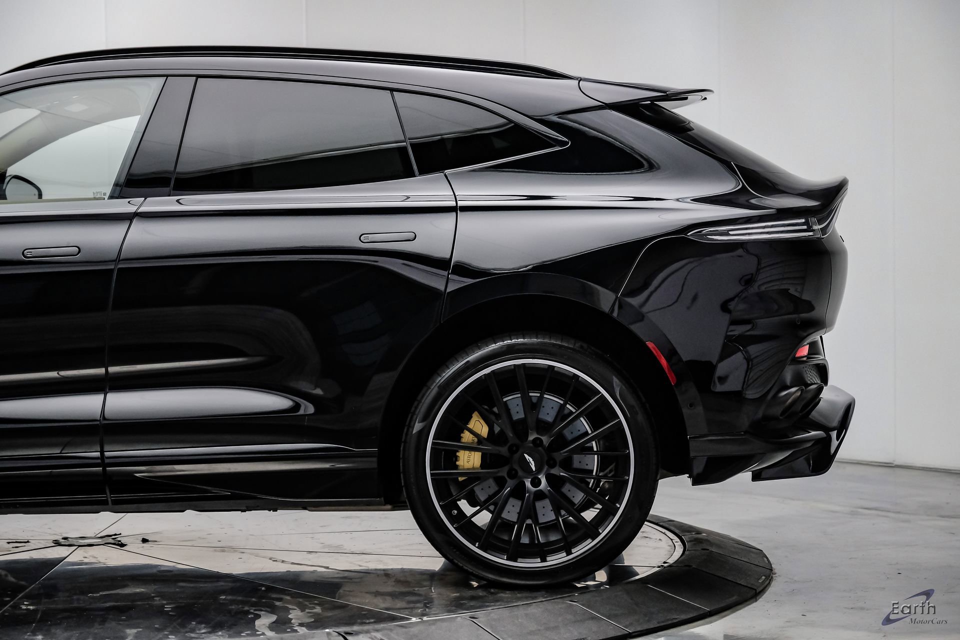 Used 2023 Aston Martin DBX 707 image 9