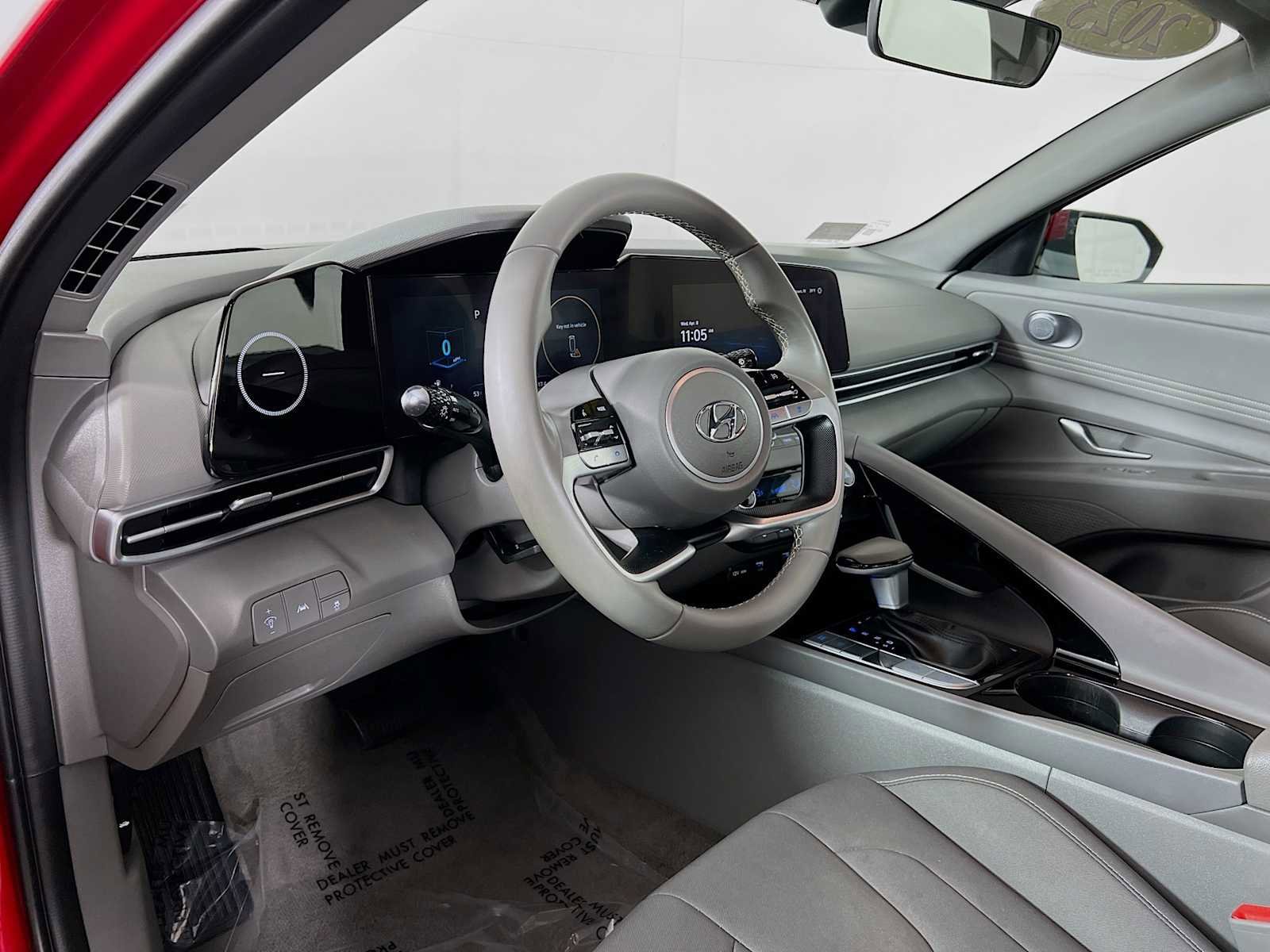 Used 2023 Hyundai Elantra SEL w/ Convenience Package FWD image 9