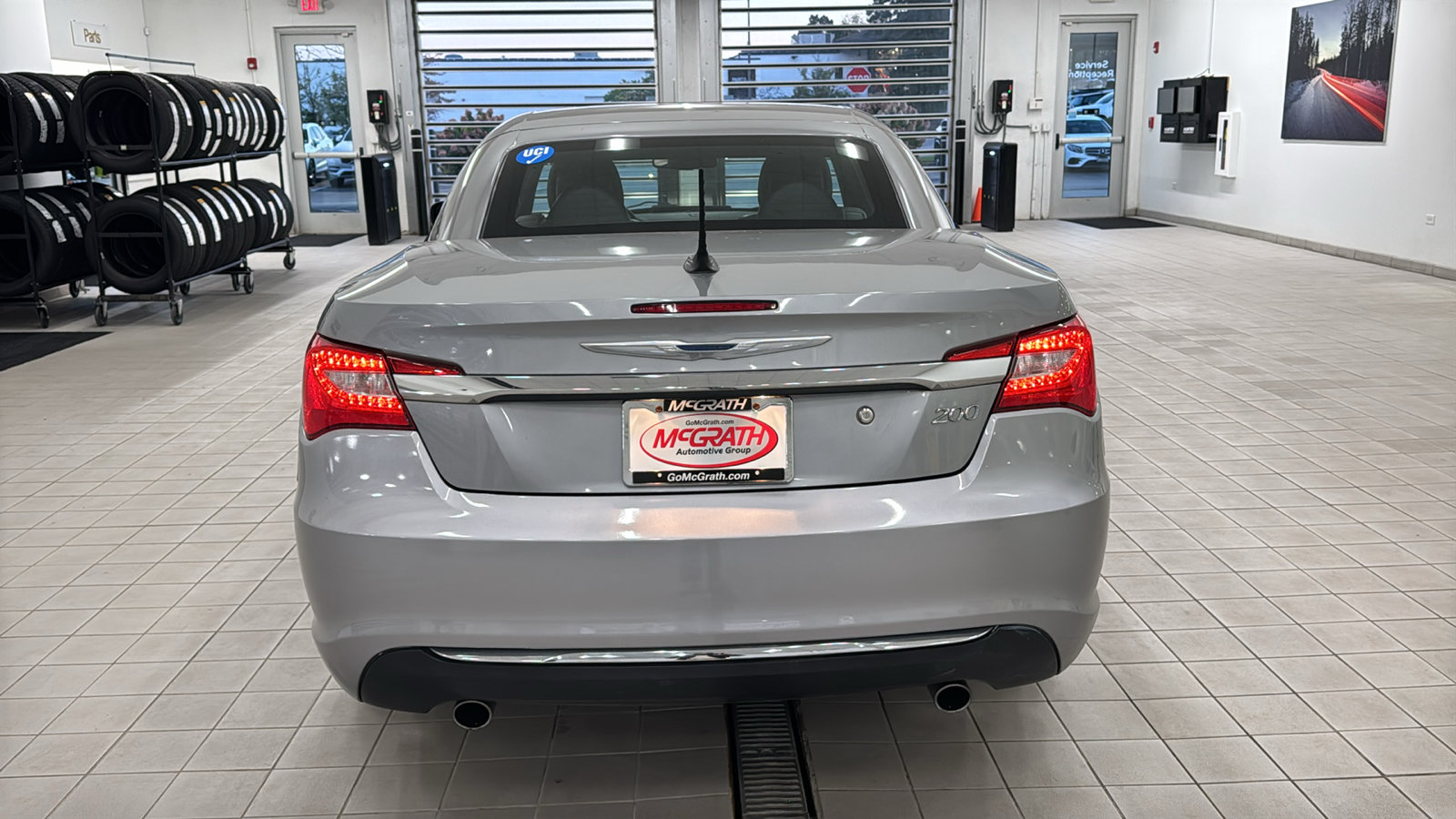 Used 2013 Chrysler 200 Limited FWD image 6
