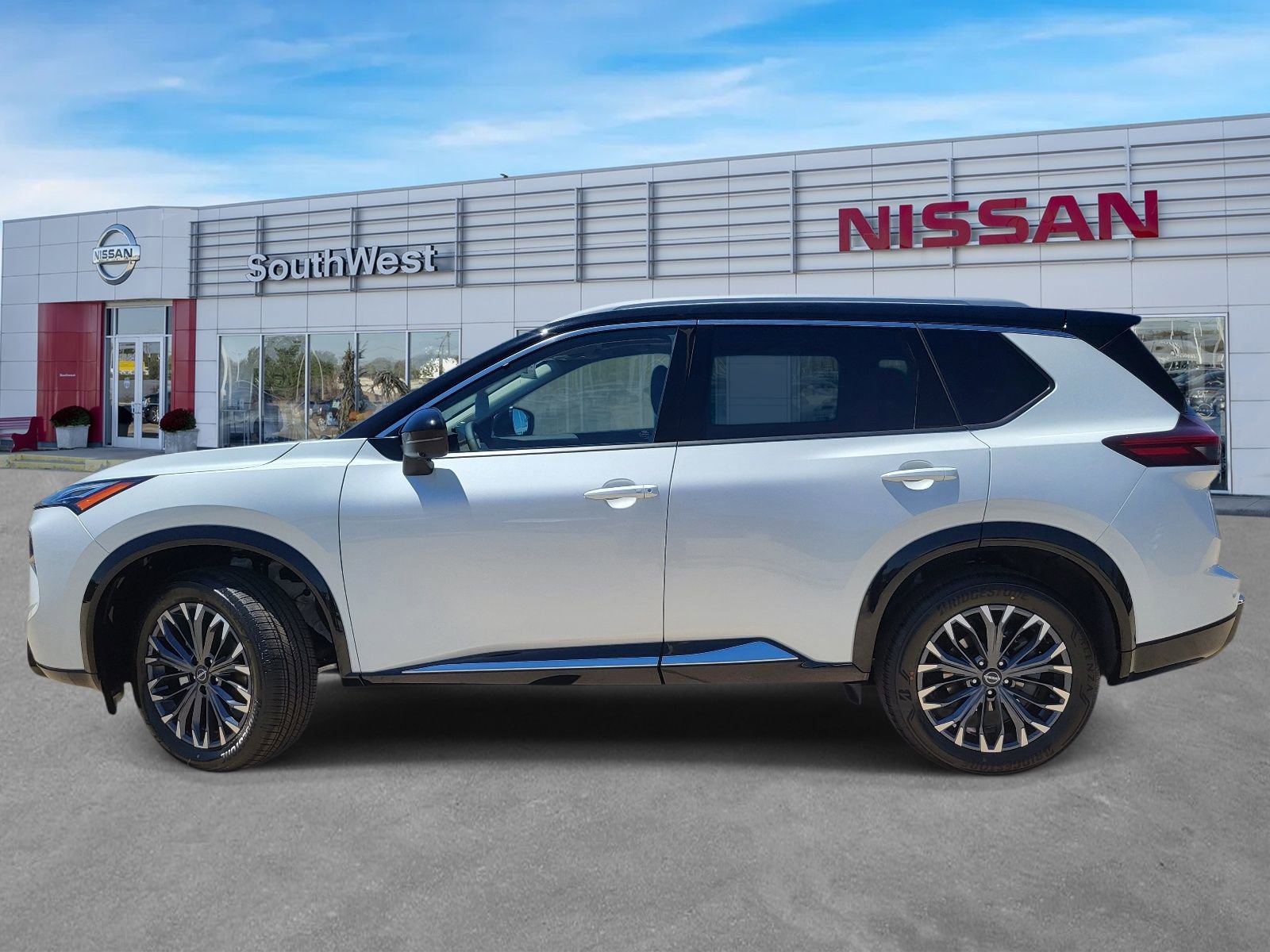New 2026 Nissan Rogue Platinum AWD/4WD image 8