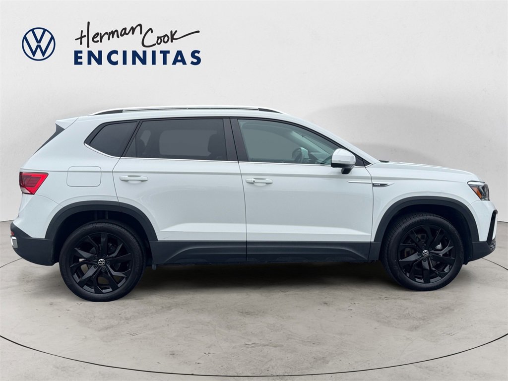 Certified 2022 Volkswagen Taos SE w/ IQ.Drive SE Package image 6