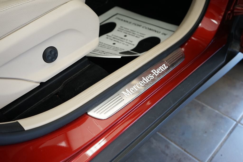 Used 2017 Mercedes-Benz GLC 300 4MATIC image 38