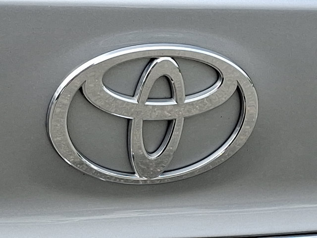 Used 2025 Toyota Camry LE FWD image 28