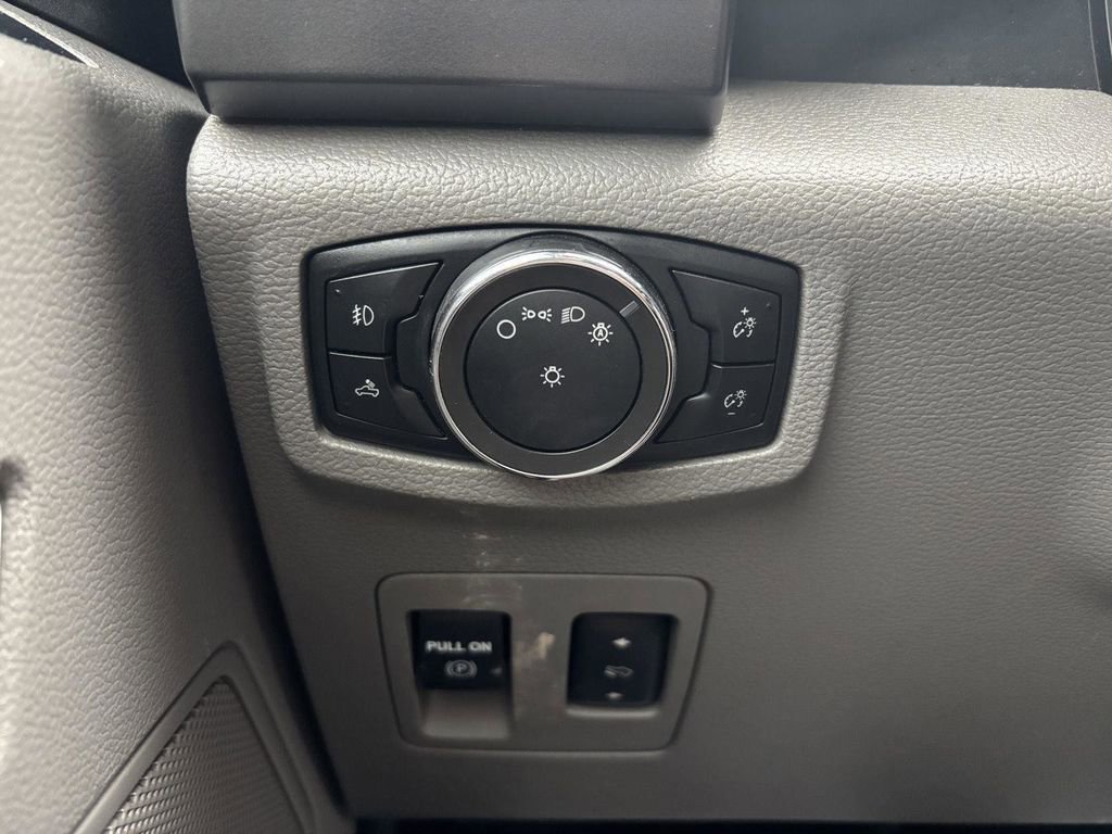 Used 2017 Ford F150 XLT w/ Equipment Group 302A Luxury image 31