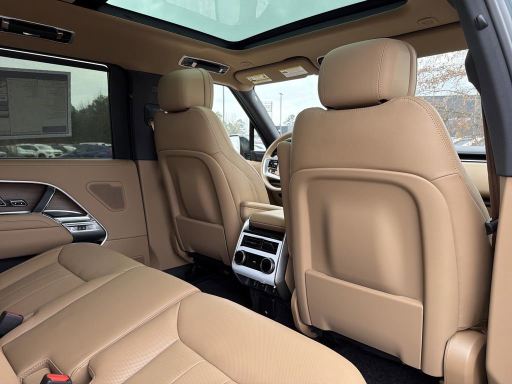 New 2026 Land Rover Range Rover Long Wheelbase SE AWD/4WD image 15