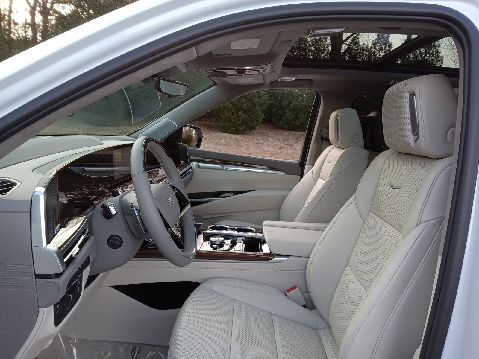 Used 2026 Cadillac Escalade Platinum Sport w/ LPO, ONYX Package image 10