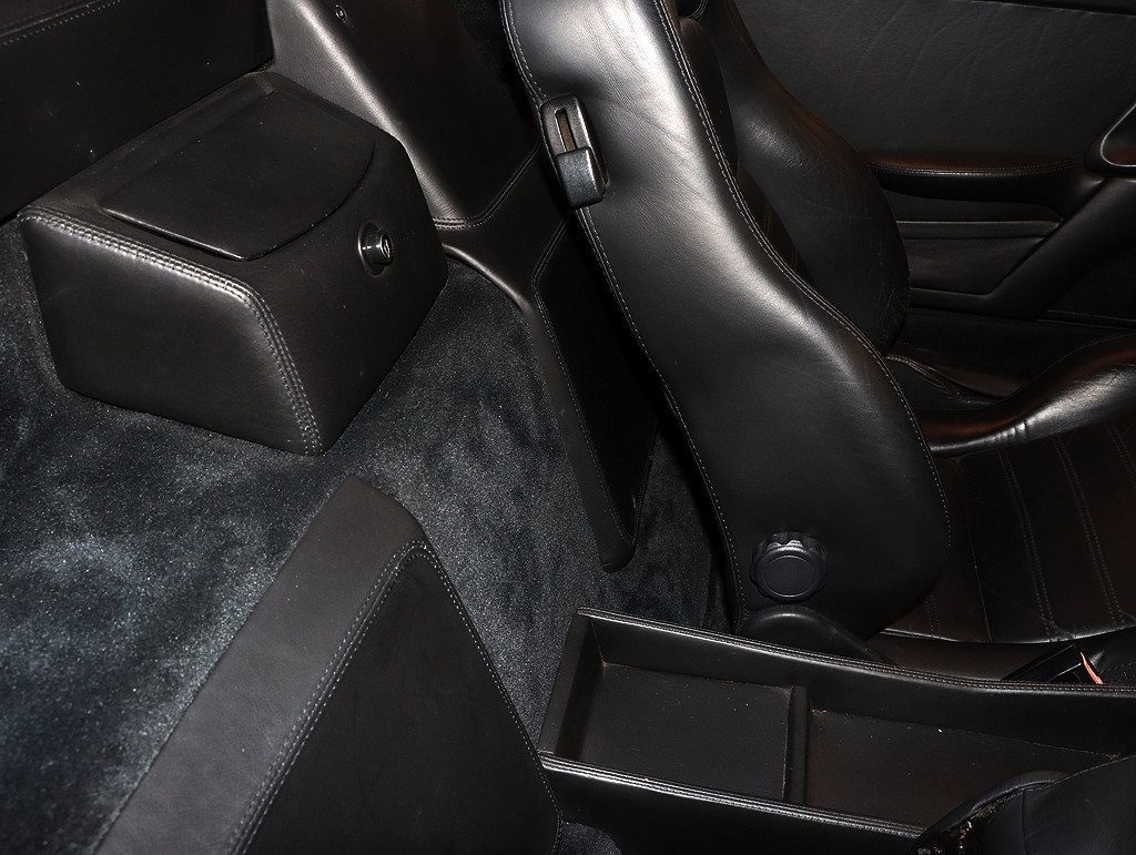 Used 1998 Ferrari F355 Berlinetta image 40