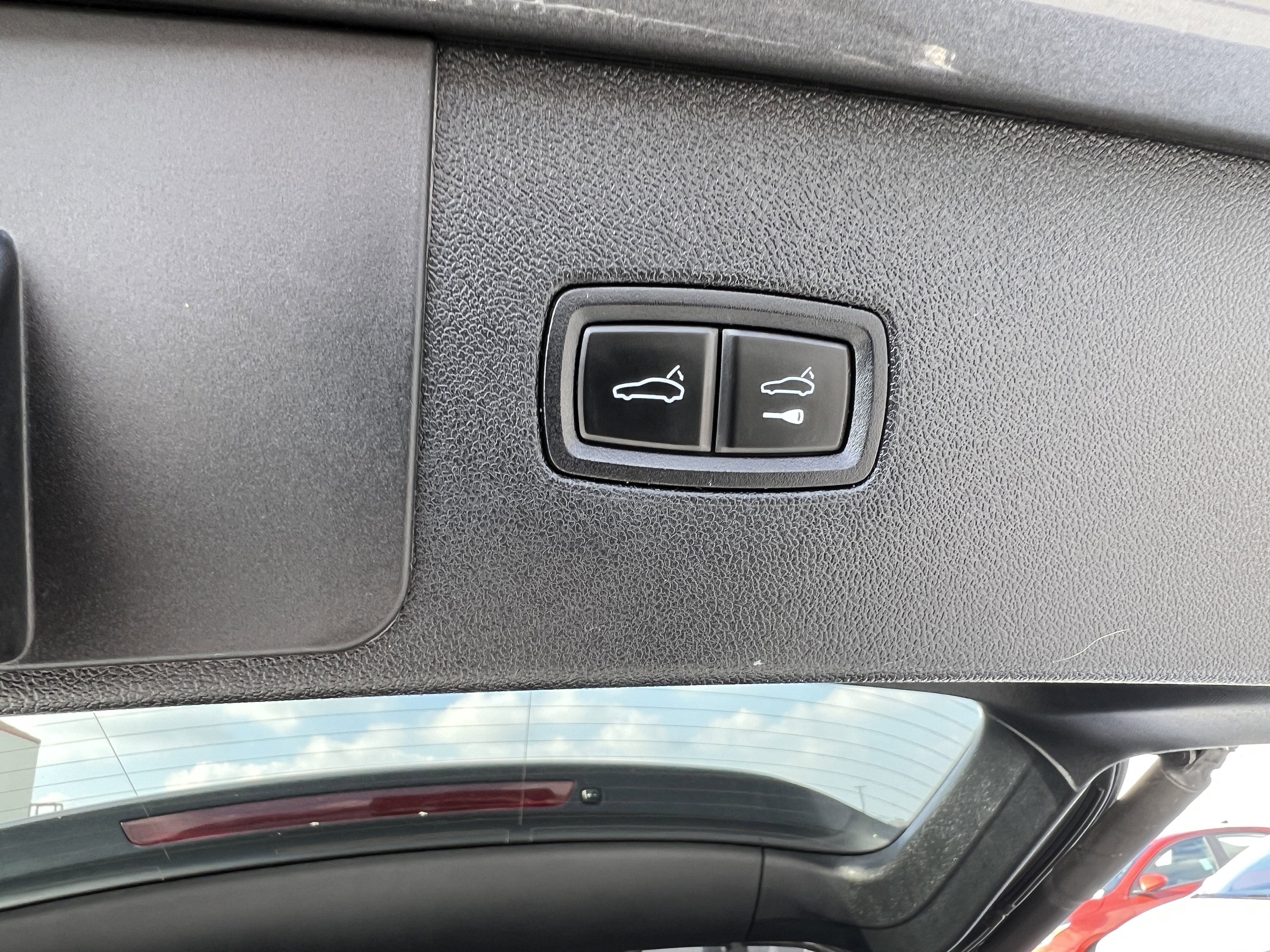 Used 2021 Porsche Cayenne image 23