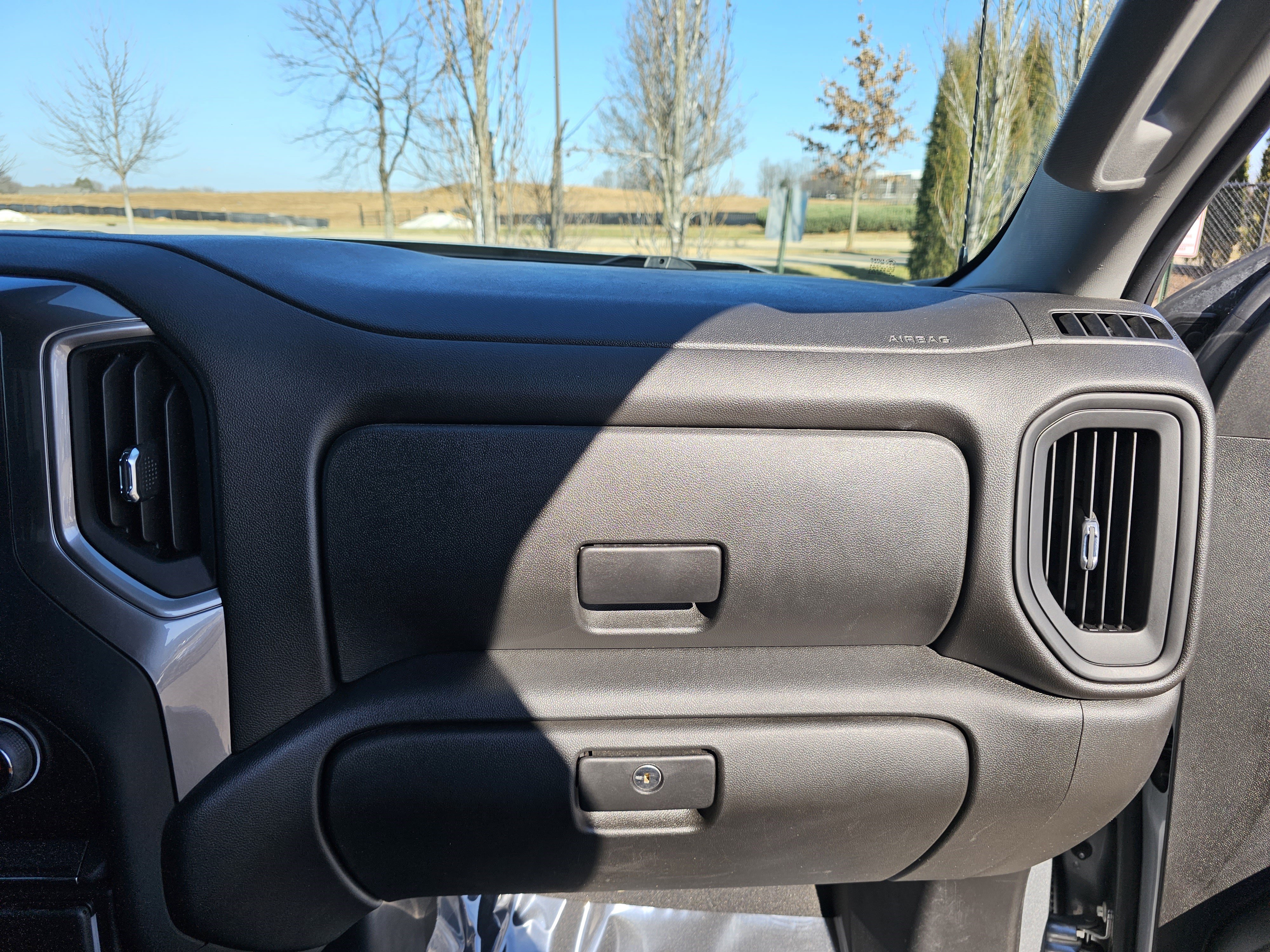 Used 2023 Chevrolet Silverado 1500 Custom image 18