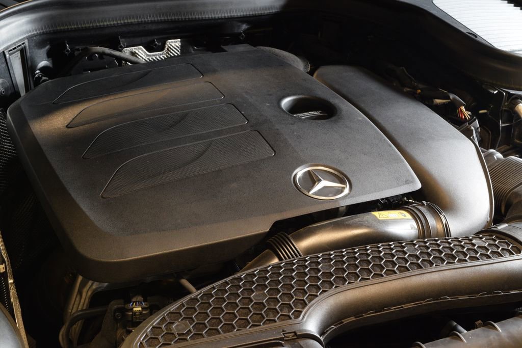 Used 2021 Mercedes-Benz GLC 300 4MATIC image 34