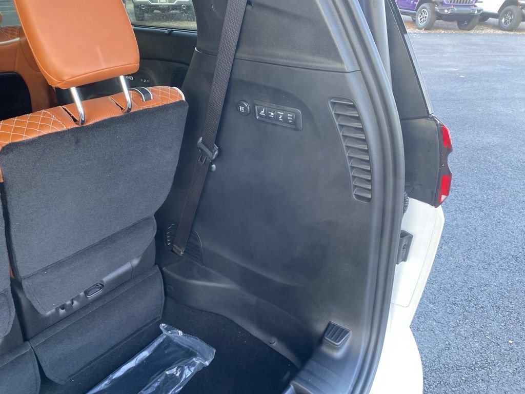 New 2026 Chrysler Pacifica Pinnacle AWD/4WD image 13