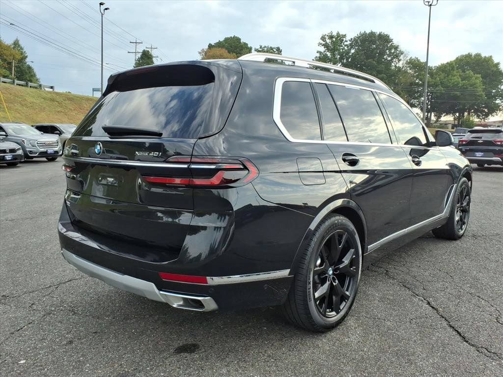 Used 2023 BMW X7 xDrive40i AWD/4WD image 3