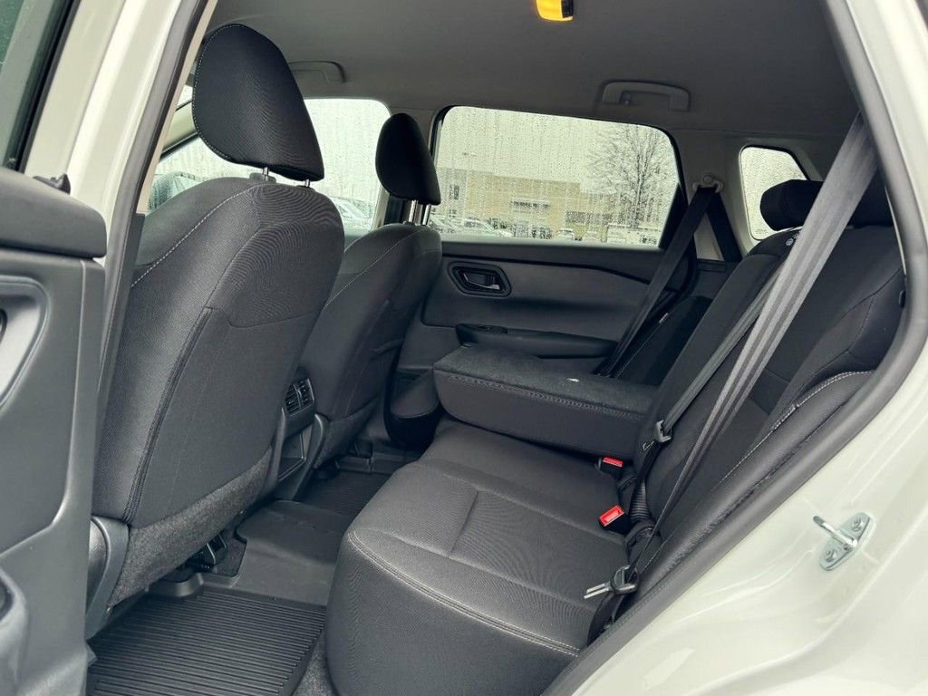 Used 2025 Nissan Rogue S image 10
