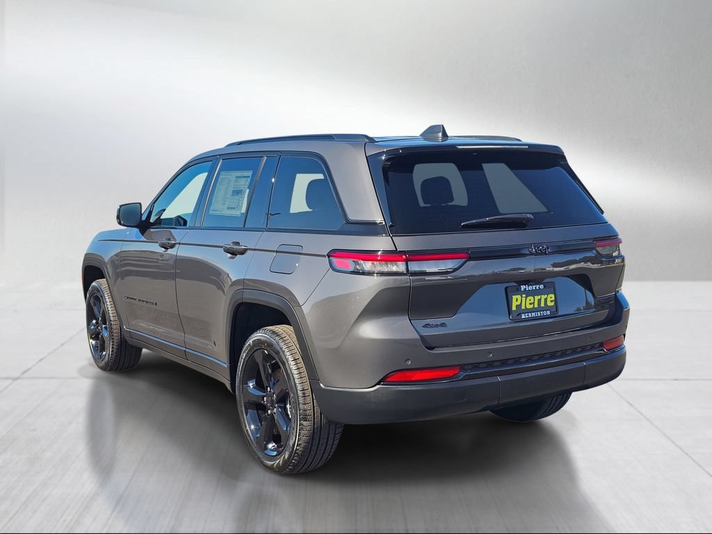 New 2025 Jeep Grand Cherokee Limited w/ Black Appearance Package AWD/4WD image 3