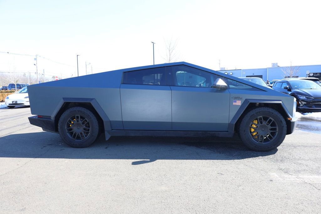 Used 2024 Tesla Cybertruck AWD Crew Cab image 6
