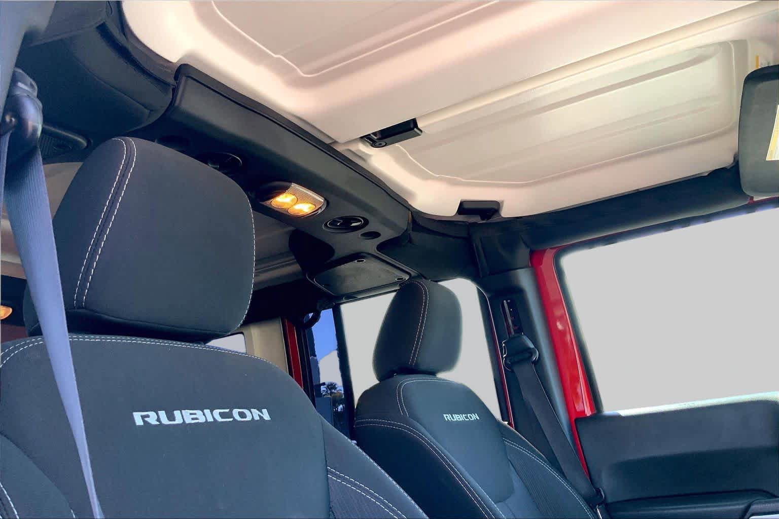 Used 2017 Jeep Wrangler Unlimited Rubicon AWD/4WD image 12