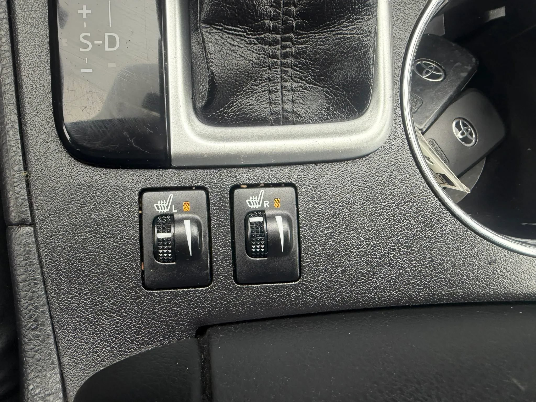 Used 2017 Toyota Highlander XLE w/ Carpet Mat Package AWD/4WD image 22