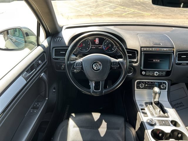Used 2017 Volkswagen Touareg Wolfsburg Edition AWD/4WD image 26