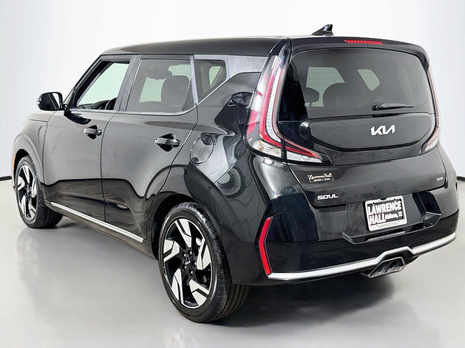 Used 2023 Kia Soul GT-Line w/ GT-Line Technology Package FWD image 6