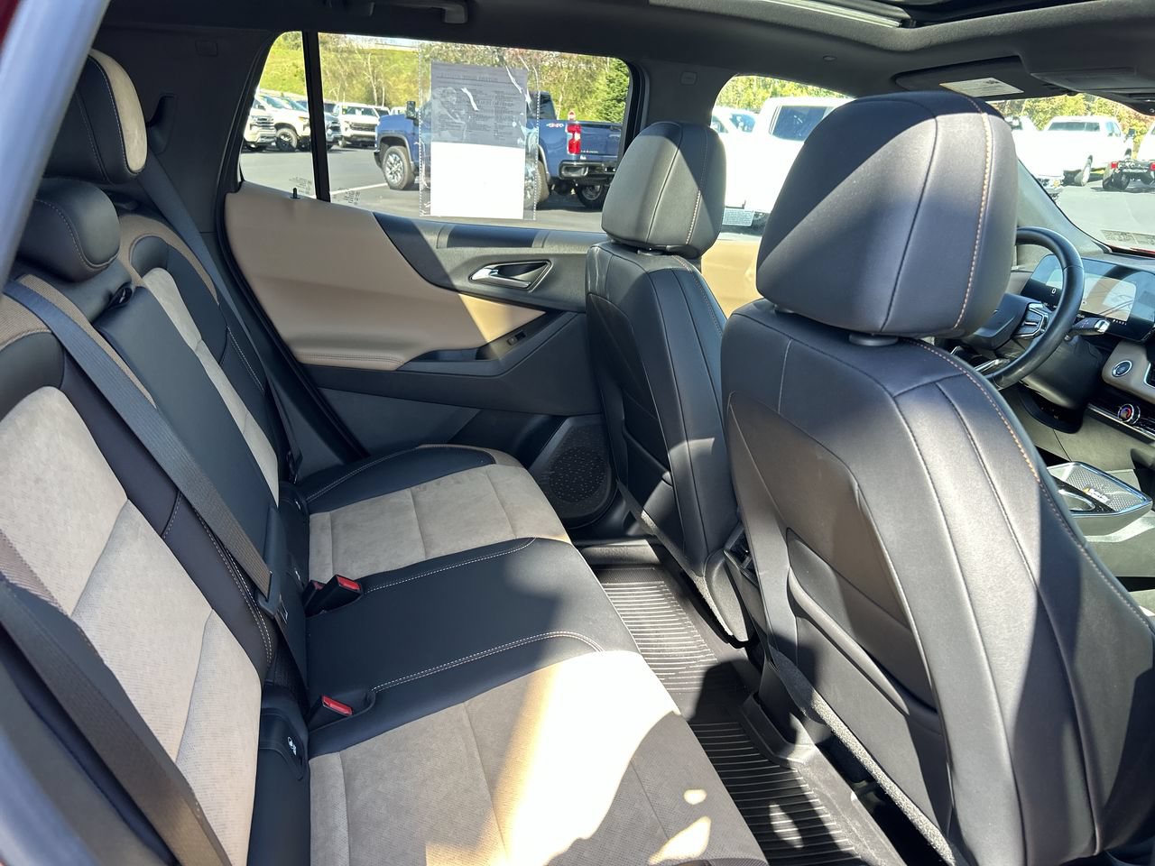 Used 2026 Chevrolet Equinox ACTIV w/ LPO, Floor Liner Package AWD/4WD image 18