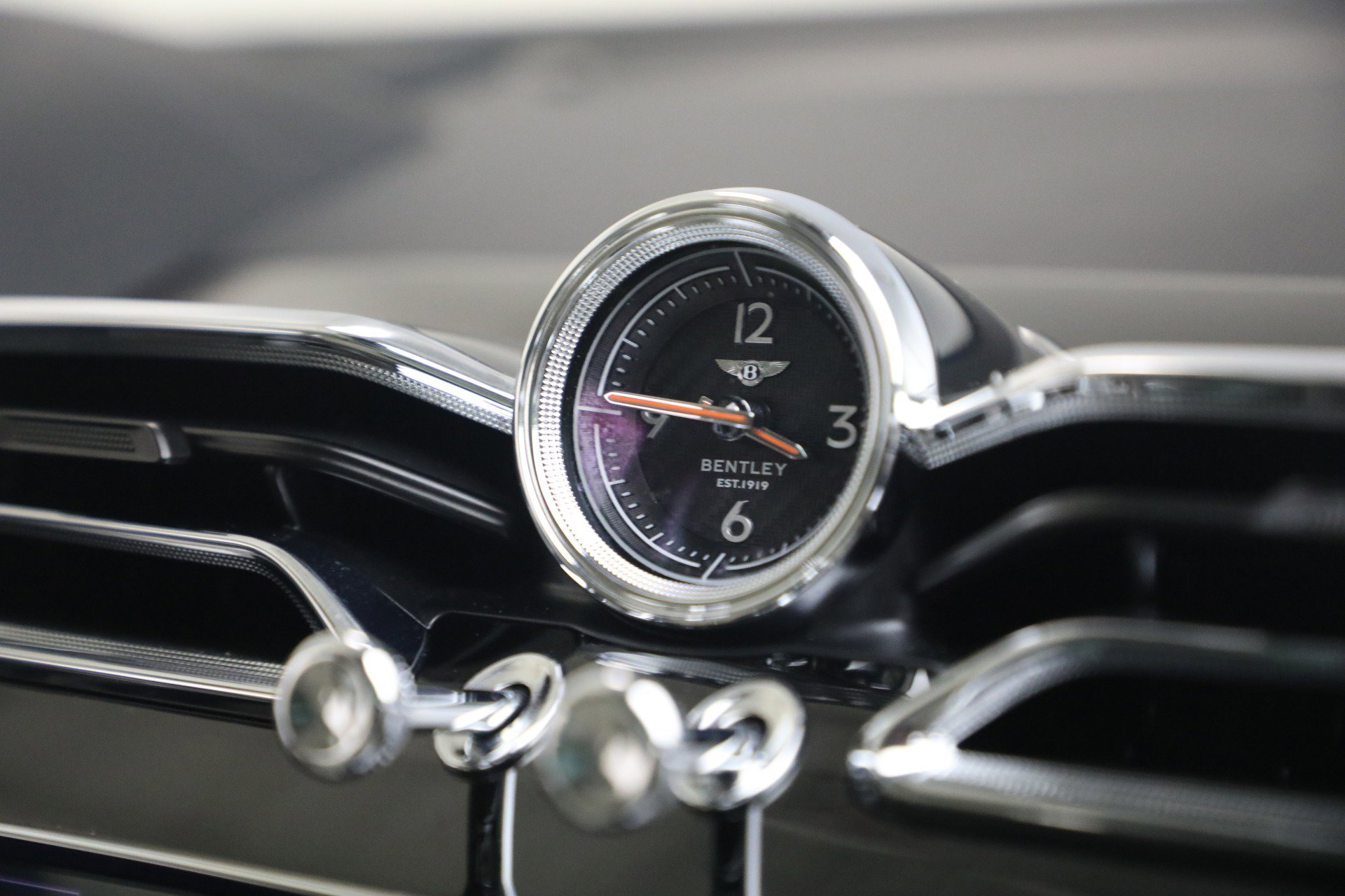 Used 2022 Bentley Bentayga AWD/4WD image 25
