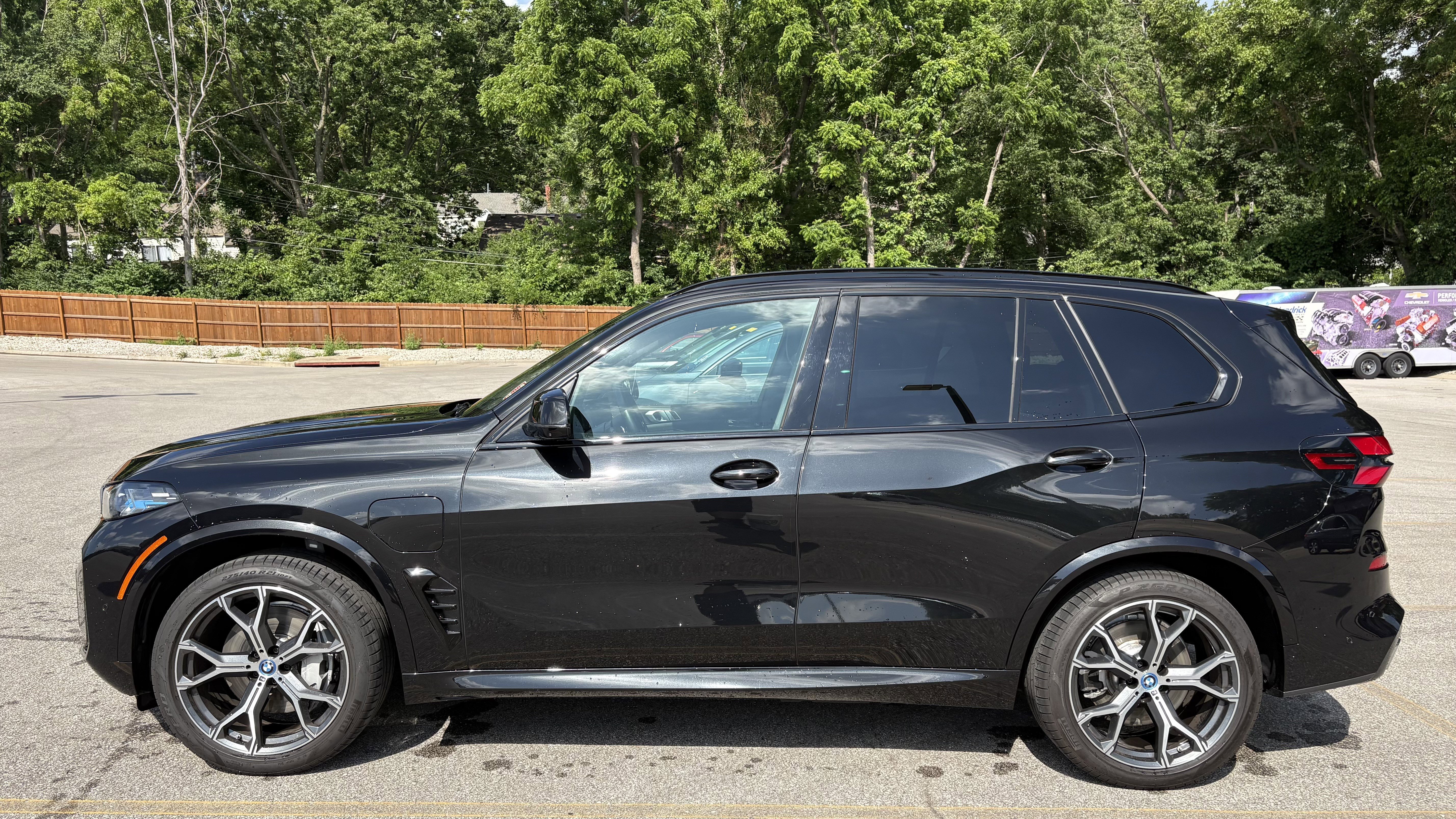 Used 2025 BMW X5 xDrive50e w/ M Sport Package AWD/4WD image 7
