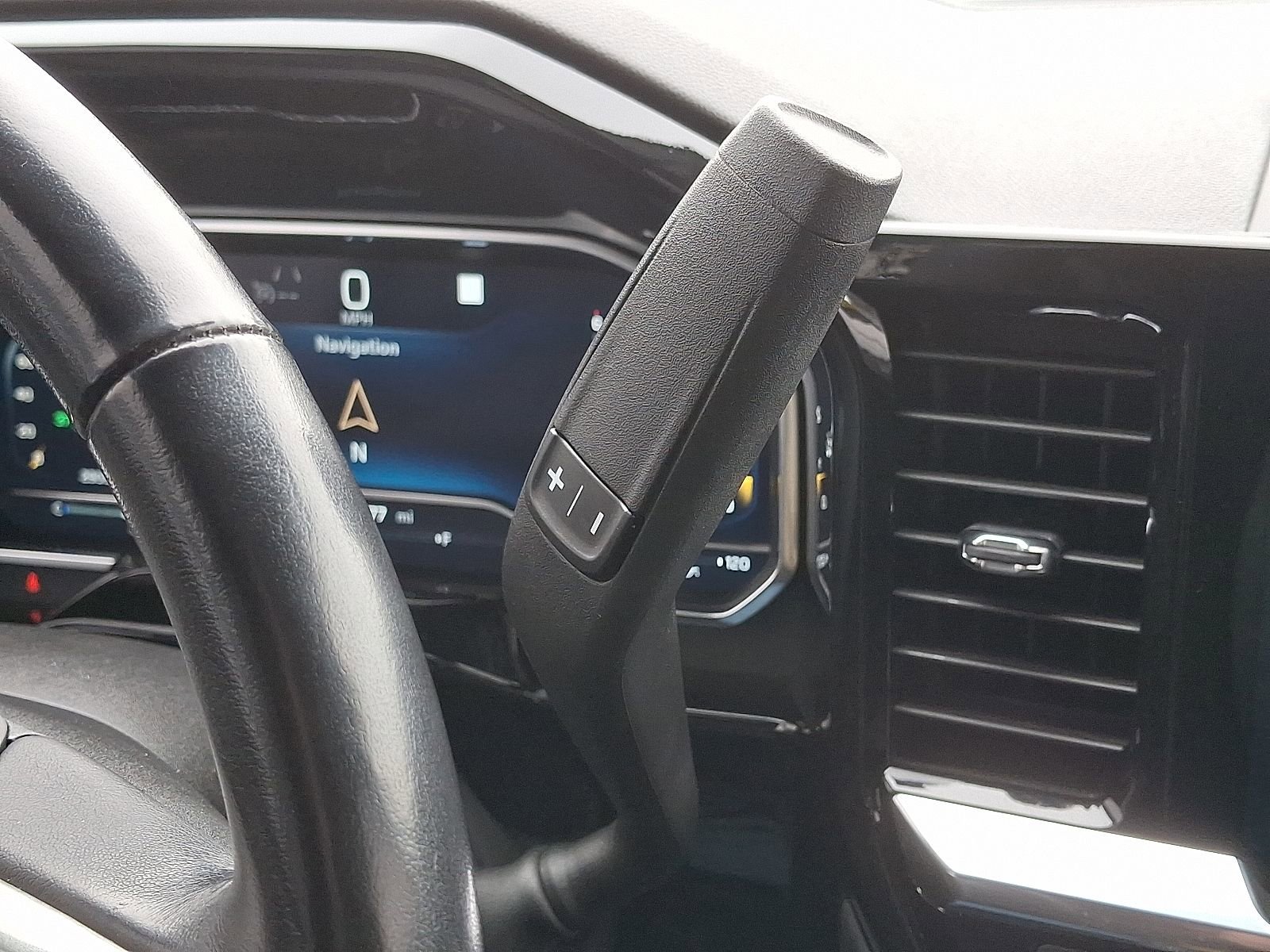 Used 2022 Chevrolet Silverado 1500 LT image 16