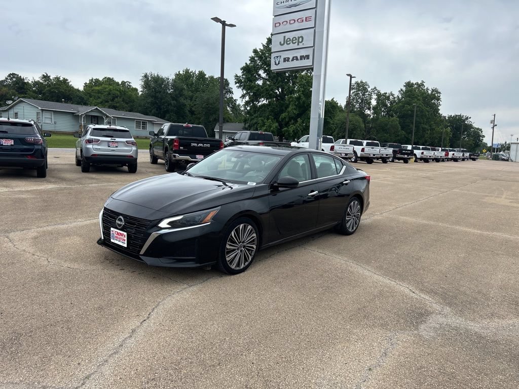 Used 2023 Nissan Altima 2.5 SL FWD image 1
