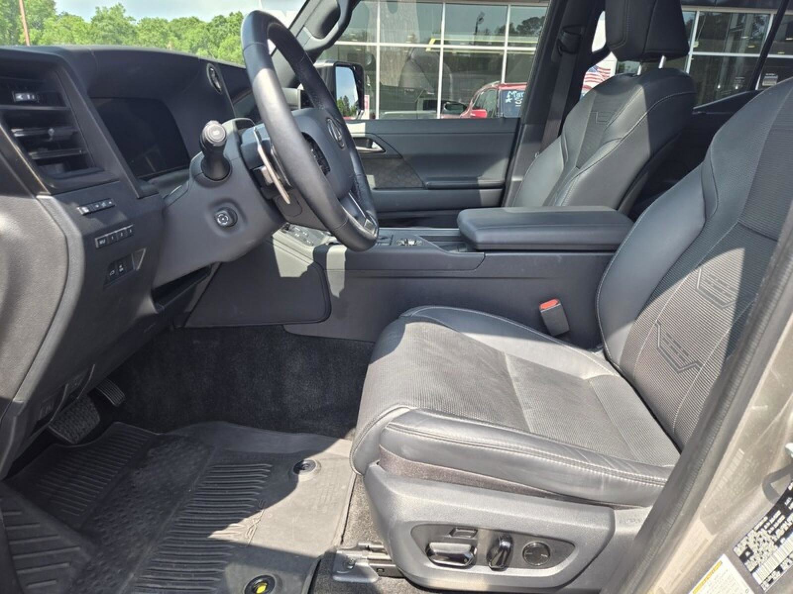 Used 2024 Lexus GX 550 w/ Accessory Package (Z1) AWD/4WD image 22