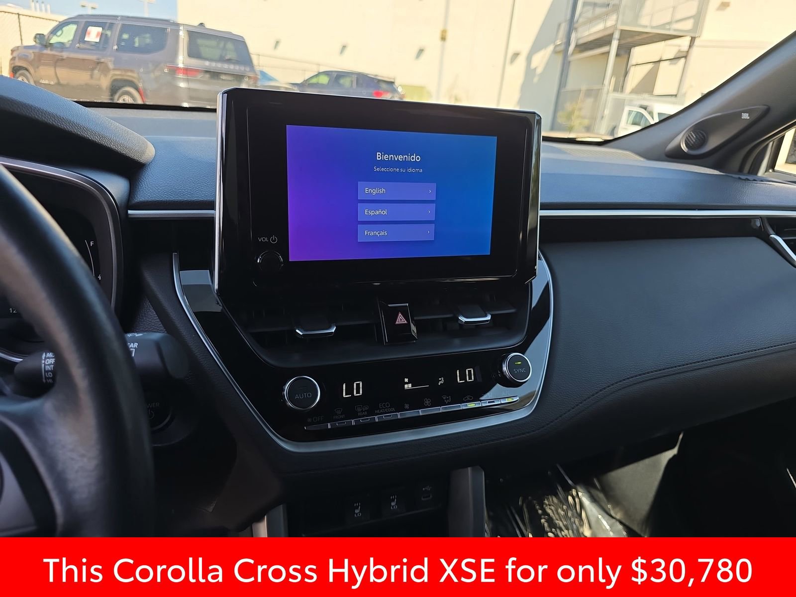 Used 2024 Toyota Corolla Cross XSE w/ Convenience Package image 28