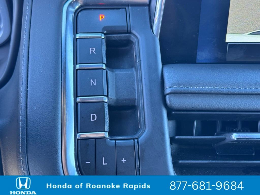 Used 2023 Chevrolet Suburban LT image 35