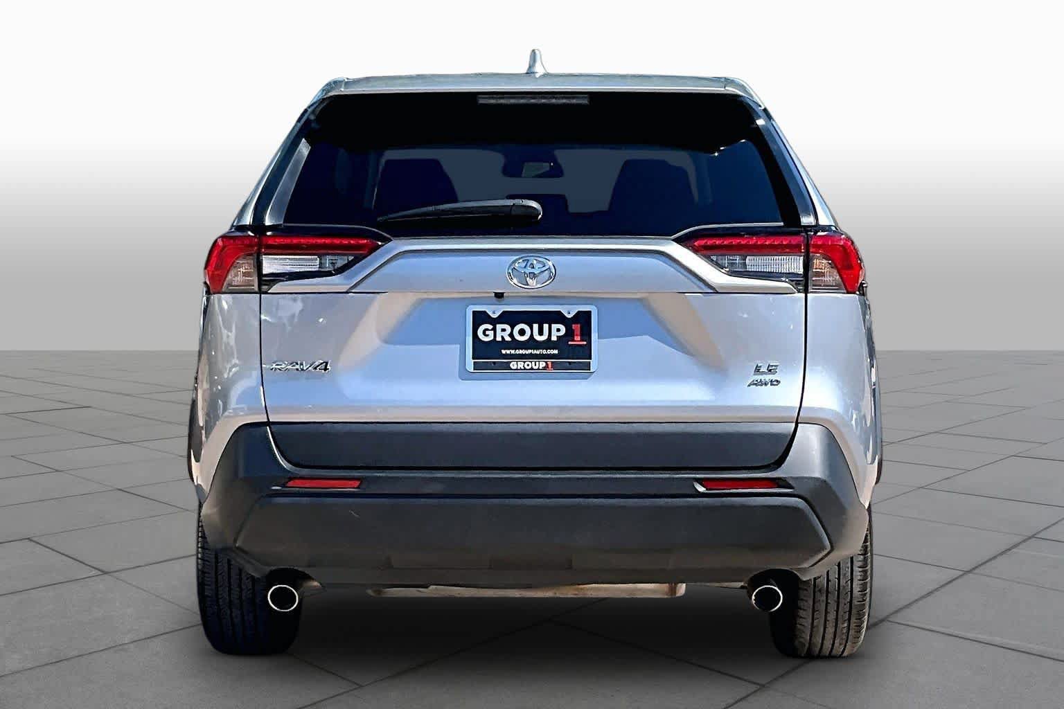 Used 2025 Toyota RAV4 LE AWD/4WD image 5
