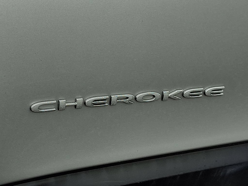 Used 2019 Jeep Cherokee Limited AWD/4WD image 33