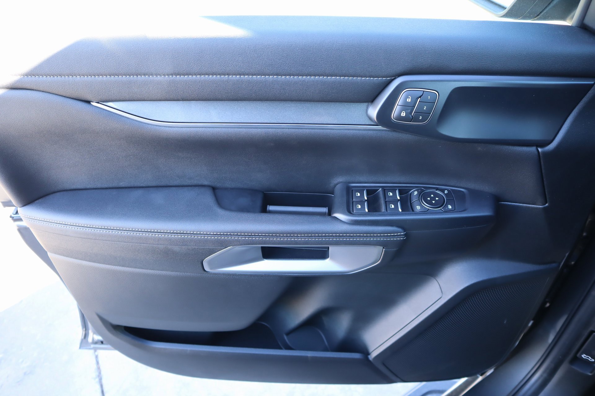 New 2025 Ford Ranger Lariat w/ FX4 Off-Road Package image 16