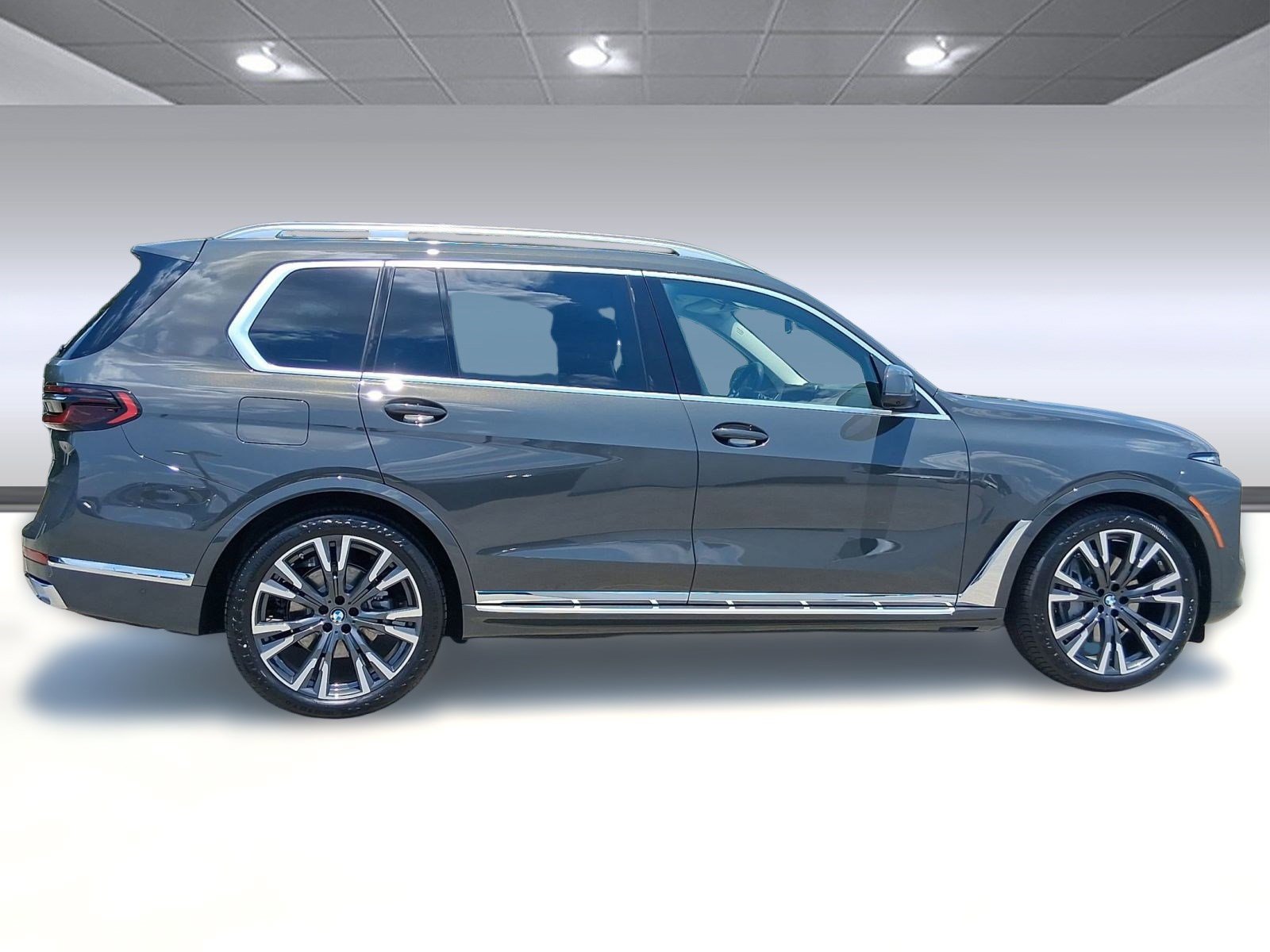 Used 2026 BMW X7 xDrive40i w/ Executive Package image 8