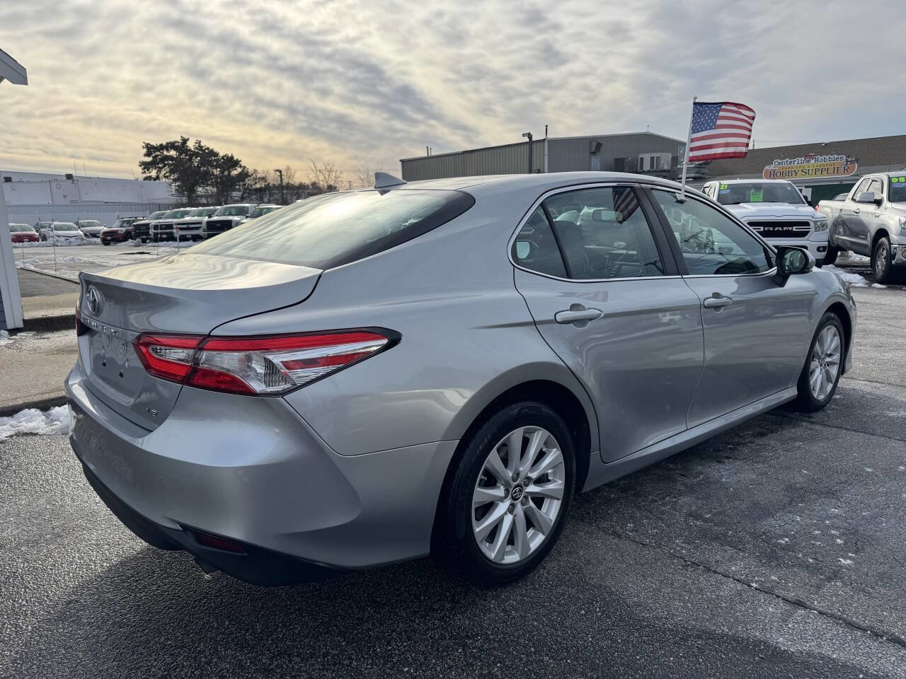 Used 2019 Toyota Camry LE w/ Convenience Package image 9